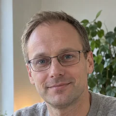 Jonas Bjarne Nilsen Hansen, skribenten bak Dagsblikk